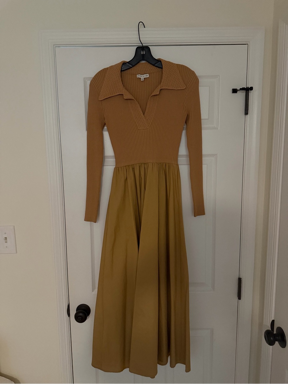 Moon RiverRibbed Collared Long-Sleeve Maxi Dress in Camel